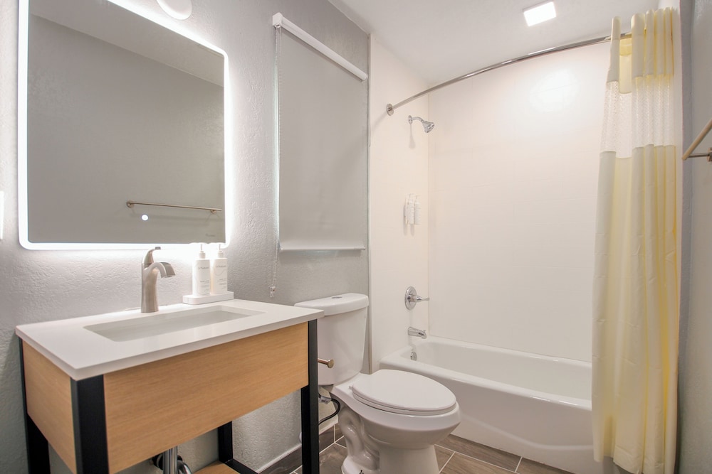 Deluxe Room, 1 Bedroom, Ocean View photo 2