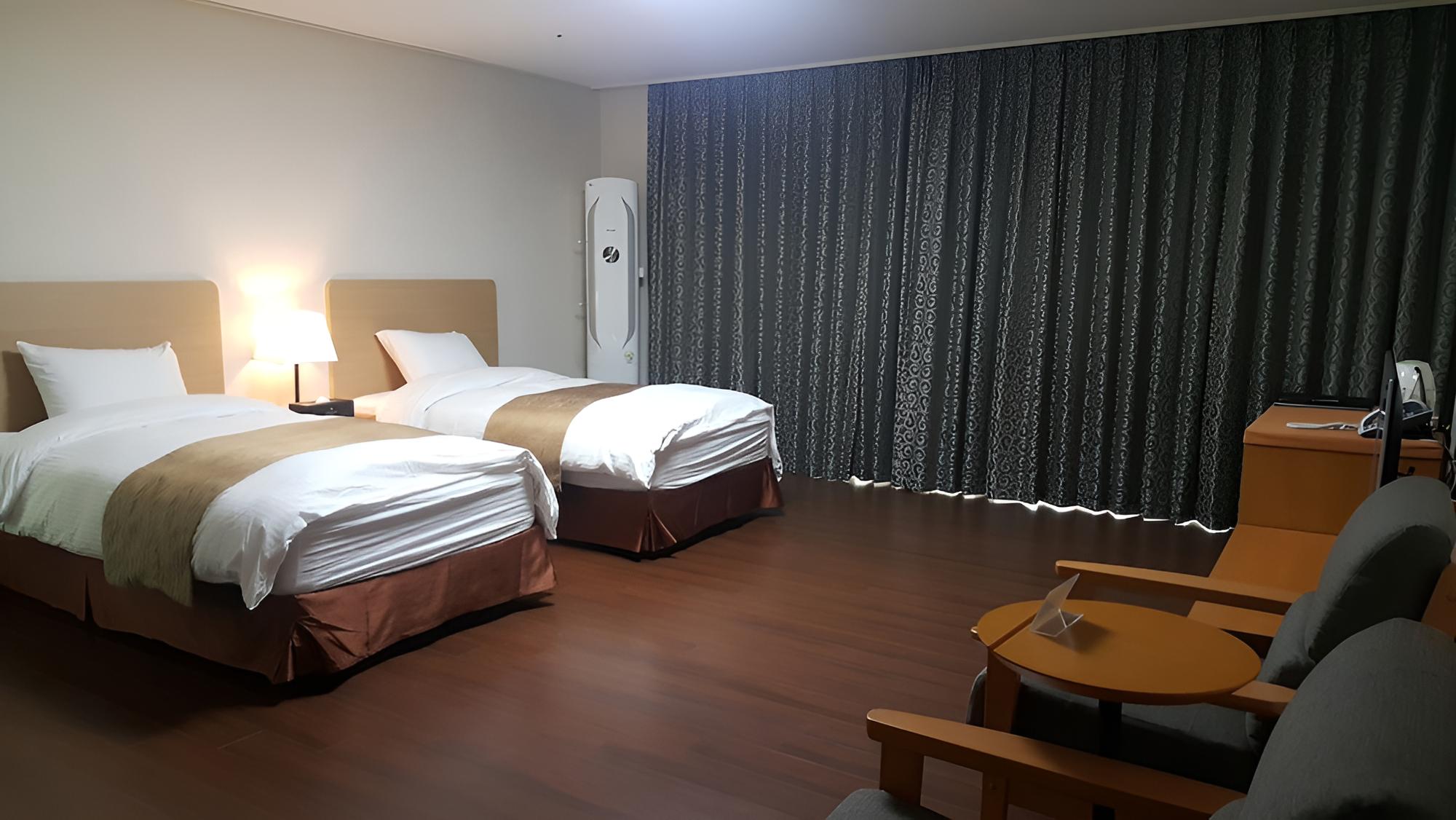 Twin Room, Golf View (14 PY) photo 1