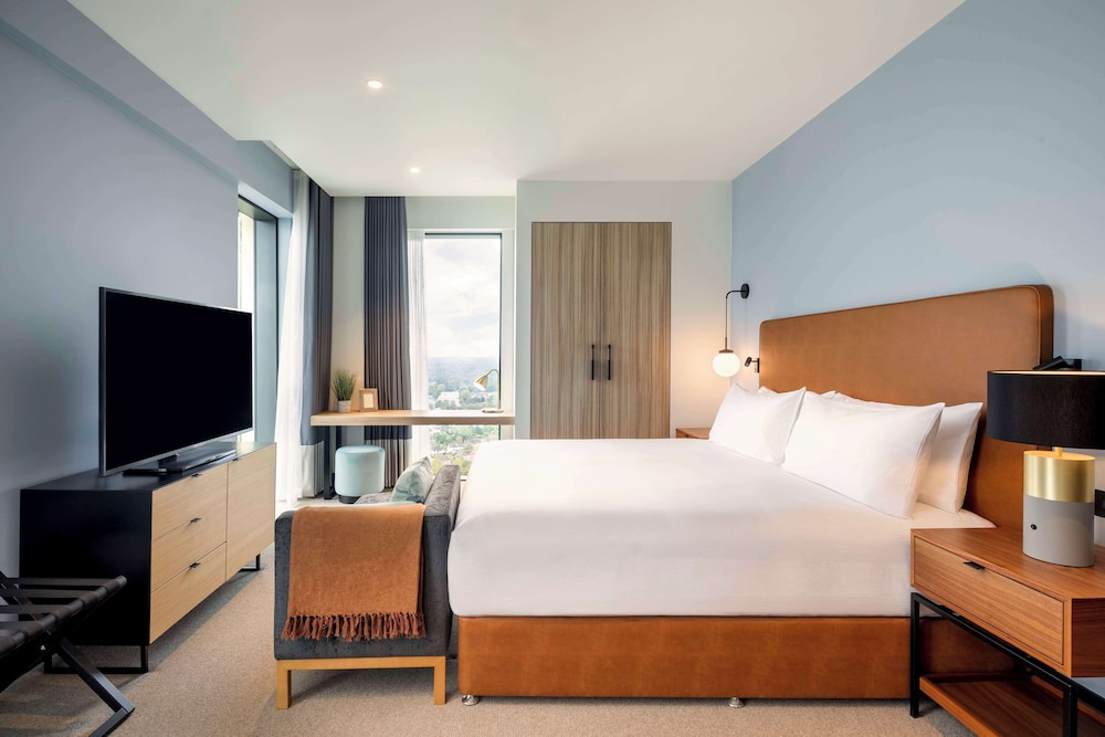 Executive Room, 1 Queen Bed with Sofa bed photo 2