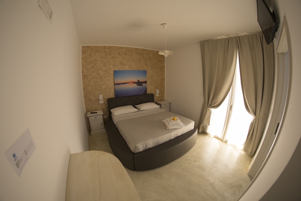 Double Room, Non Smoking, Courtyard View photo 1