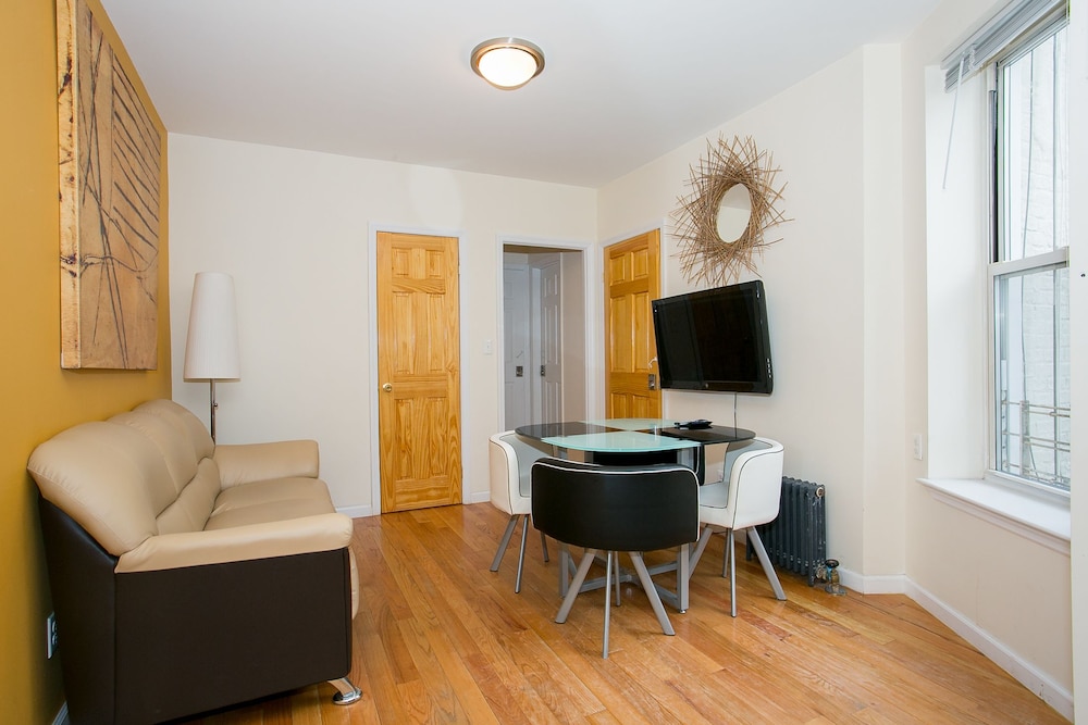 Family Apartment, 4 Bedrooms photo 3
