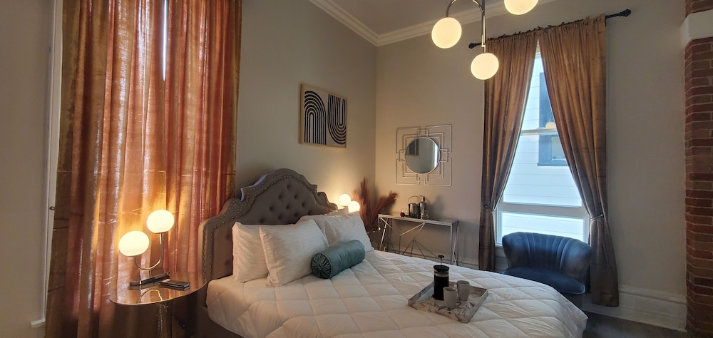 Economy Room