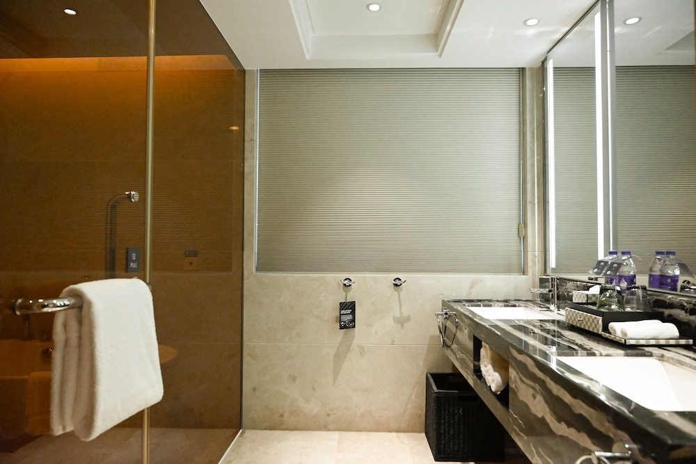 Executive Room, 2 Twin Beds, Club Lounge Access, River View photo 3