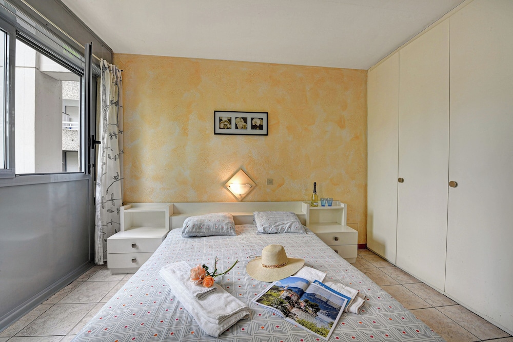 Standard Studio (Chiasso Apartments 102) photo 2