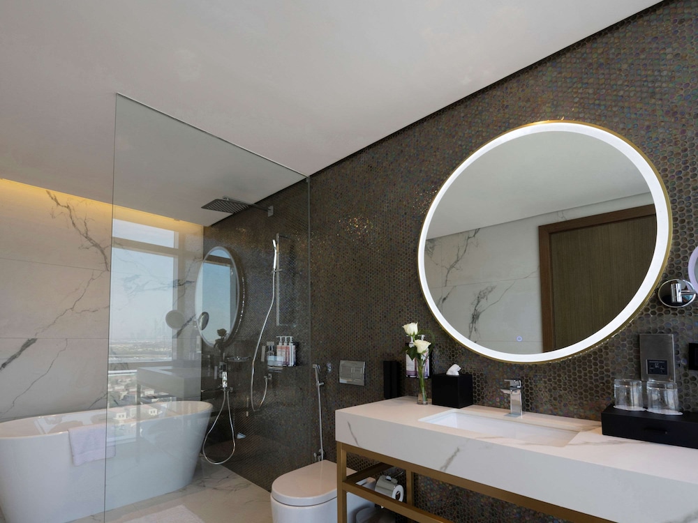 Superior Room, 1 King Bed, City View photo 2