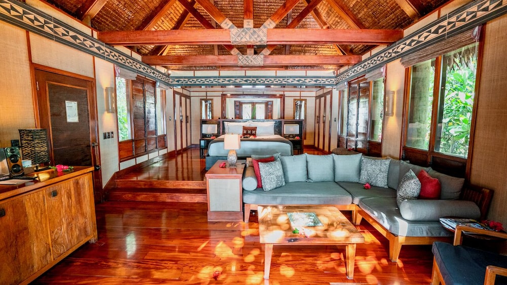 Deluxe Beachfront Bure