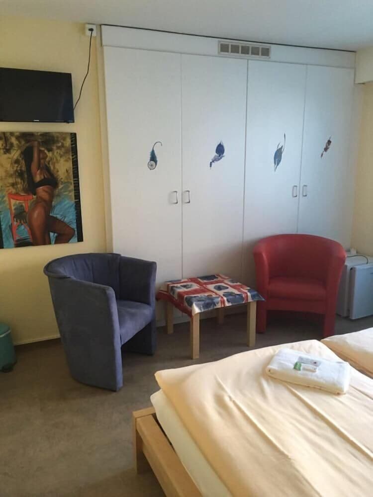 Double Room - Photo 9