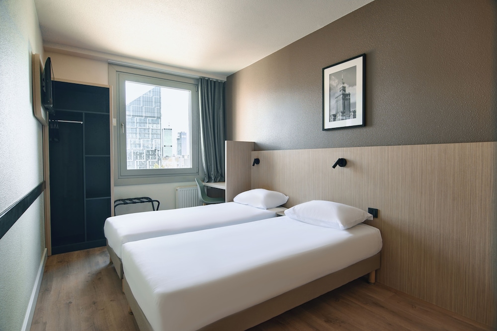 Standard Room, 2 Twin Beds photo 2