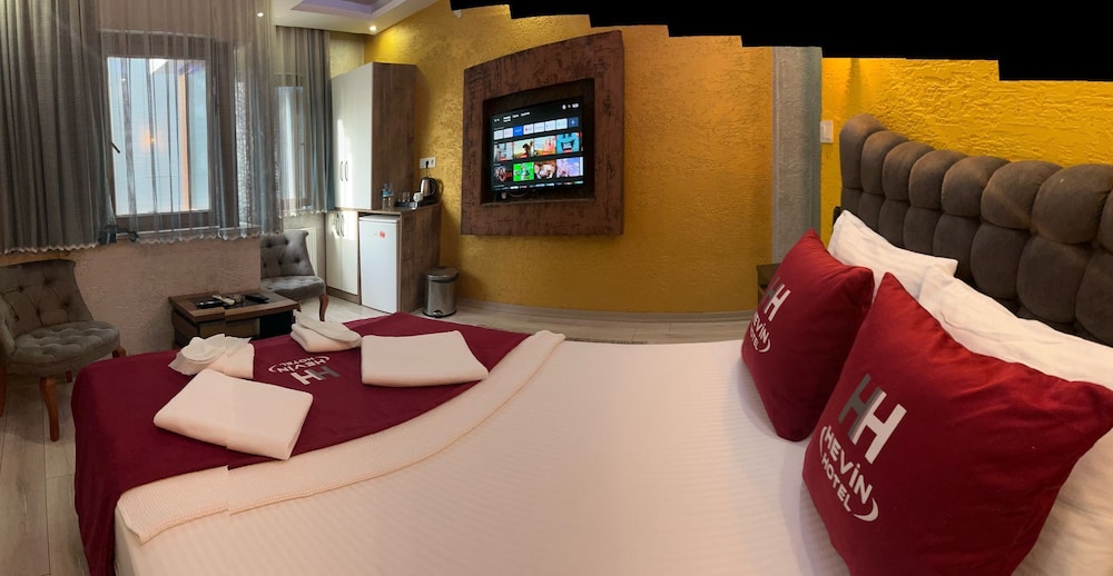 Deluxe Studio Suite