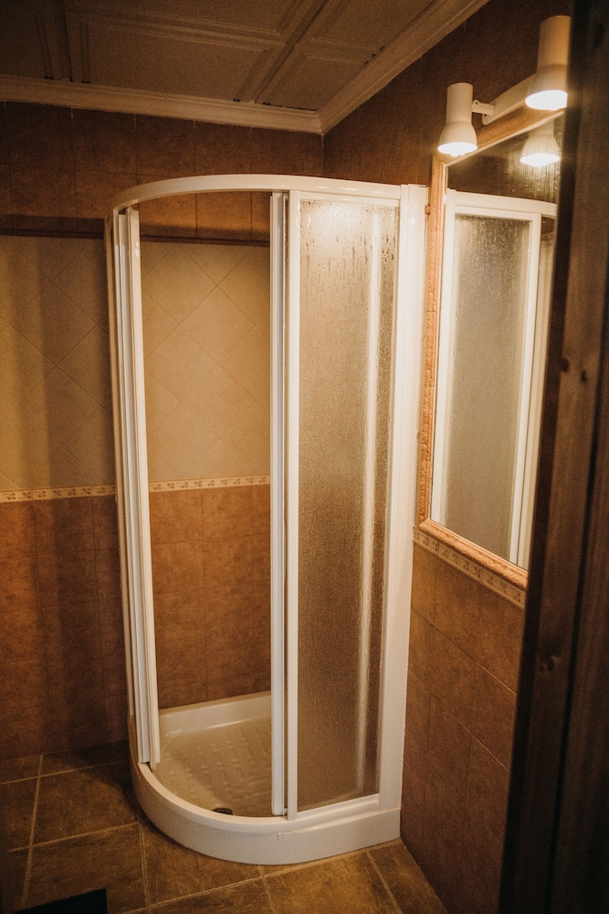Superior Double or Twin Room - Photo 8