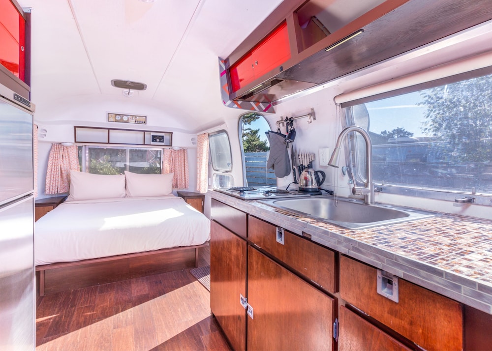 Signature Room, 1 Queen Bed, Kitchen, Beachside photo 2