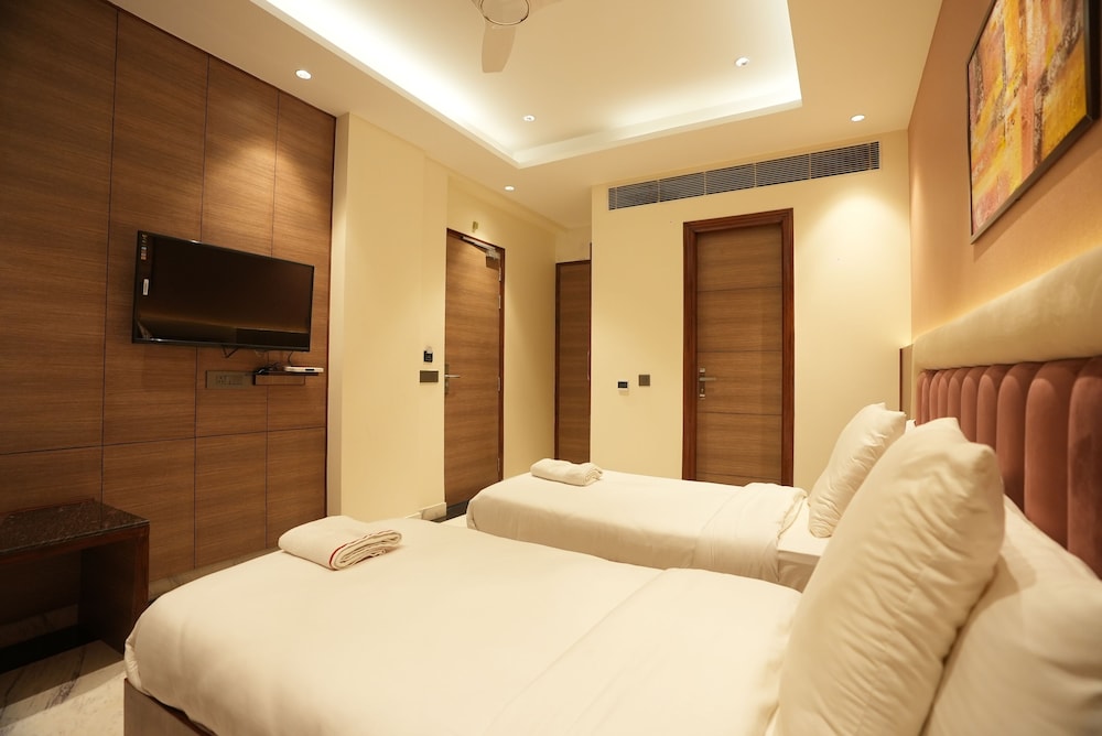 Superior Double or Twin Room - Photo 9