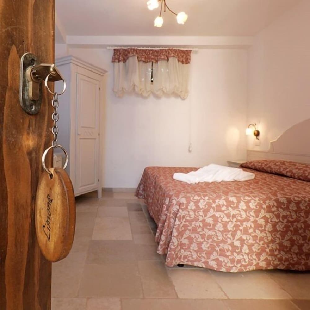 Economy Double or Twin Room (Limone) photo 1