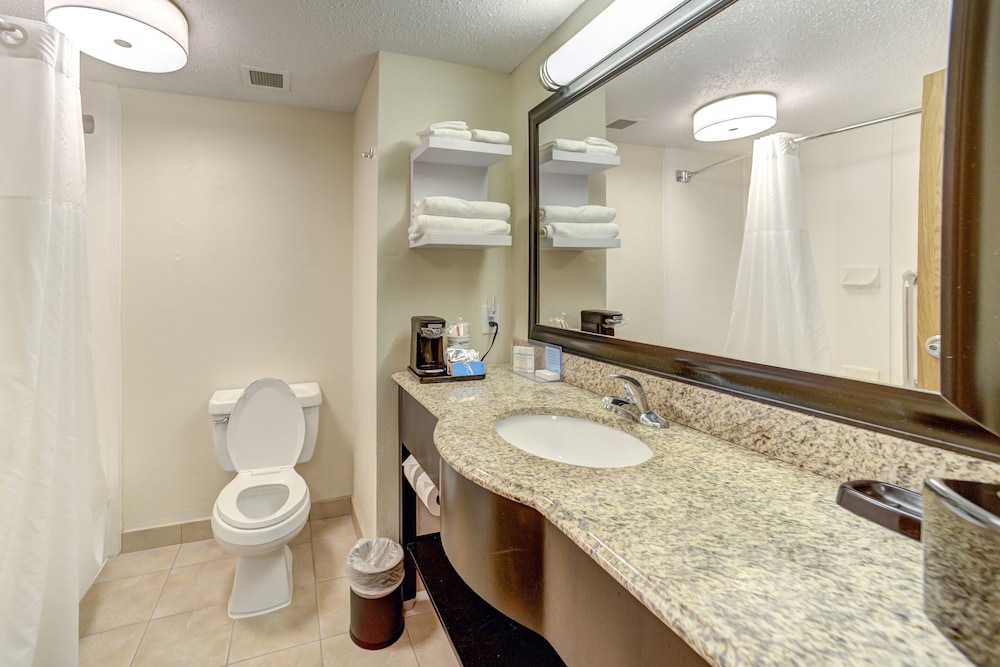 Room, 2 Queen Beds, Accessible, Non Smoking - Photo 5