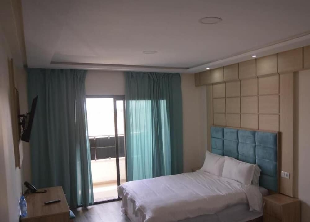 Deluxe Single Room, 1 King Bed photo 1