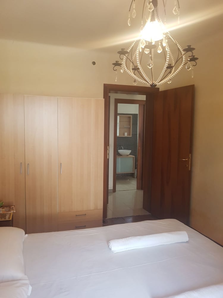 Economy Double Room, Shared Bathroom, Canal View photo 3
