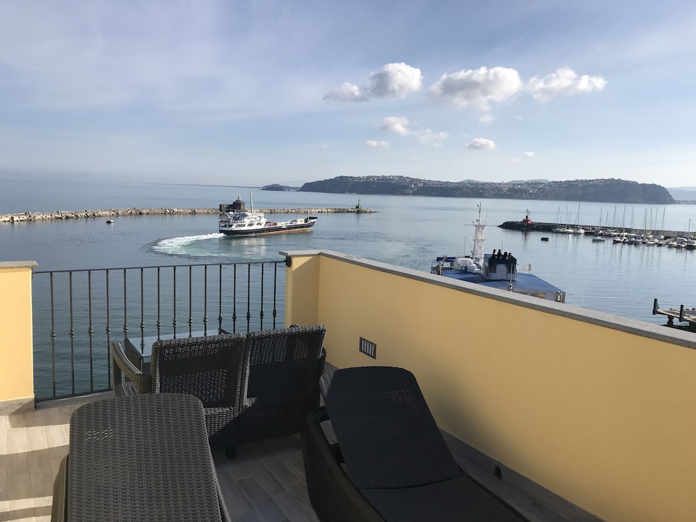 Royal Room, Sea View (Levante) photo 3
