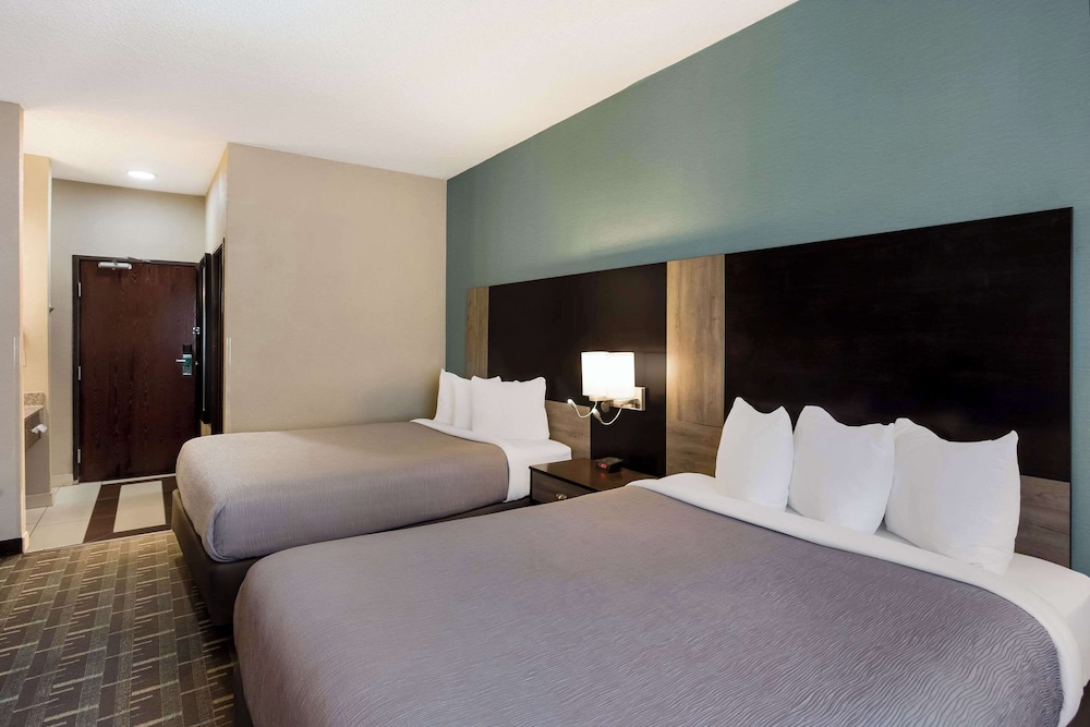 Standard Room, 2 Queen Beds, Non Smoking photo 3