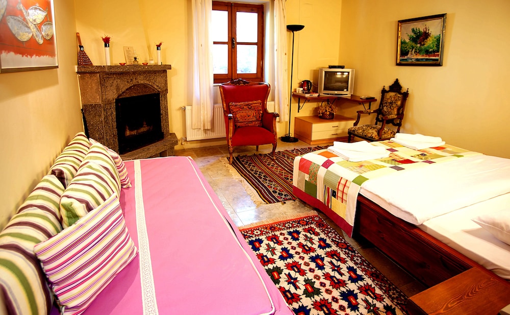 Family Triple Room, Multiple Beds, Fireplace, Mountainside photo 3