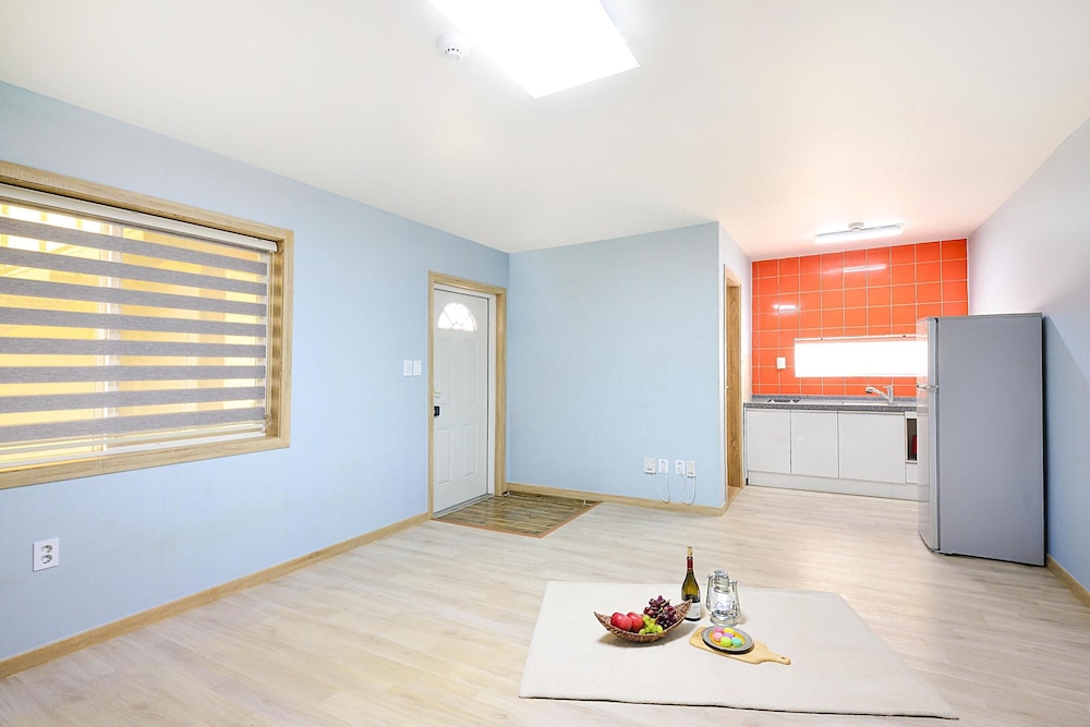 Basic Room, 1 Bedroom (102 ( F1 )) - Photo 6
