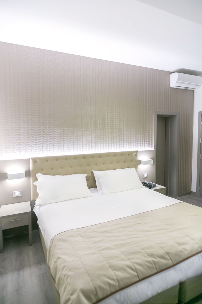 Triple Room - Photo 1