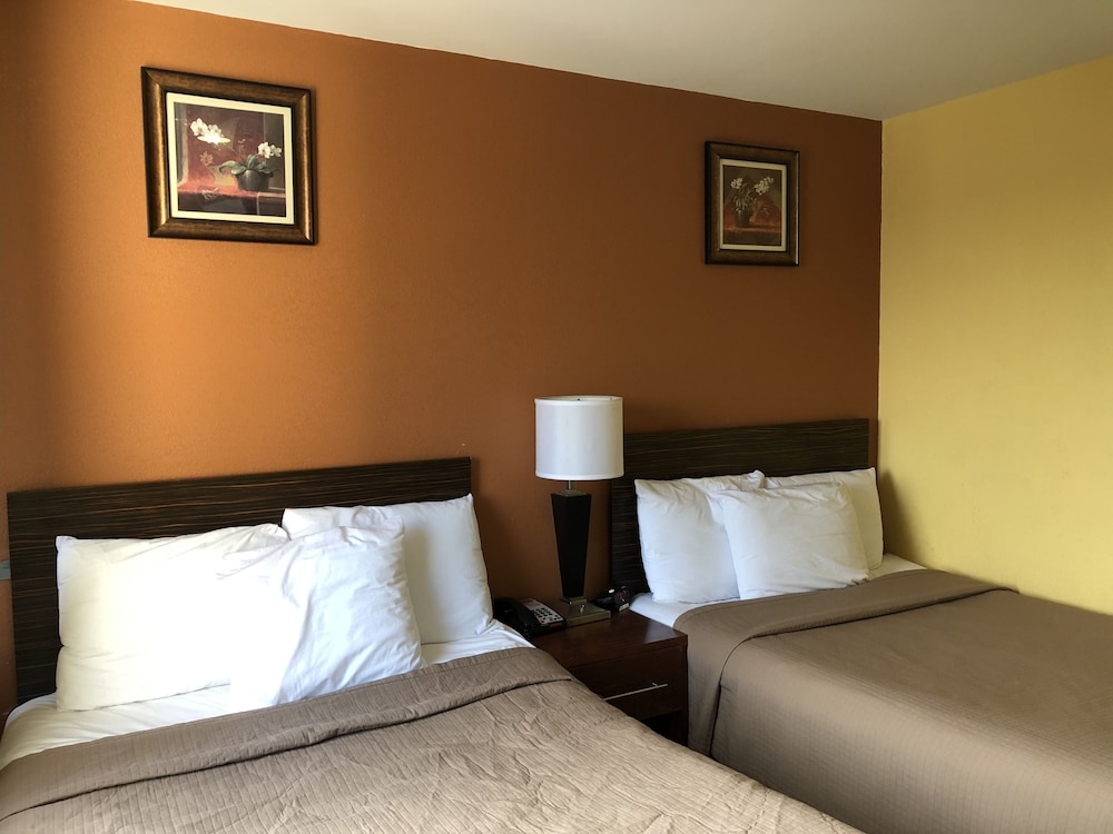 Double Room, 2 Double Beds, Non Smoking - Photo 4