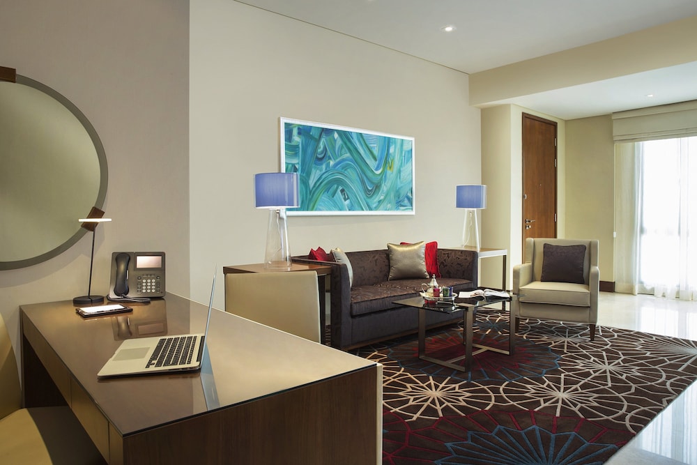 Suite, 1 Bedroom, Club Lounge Access thumbnail 6