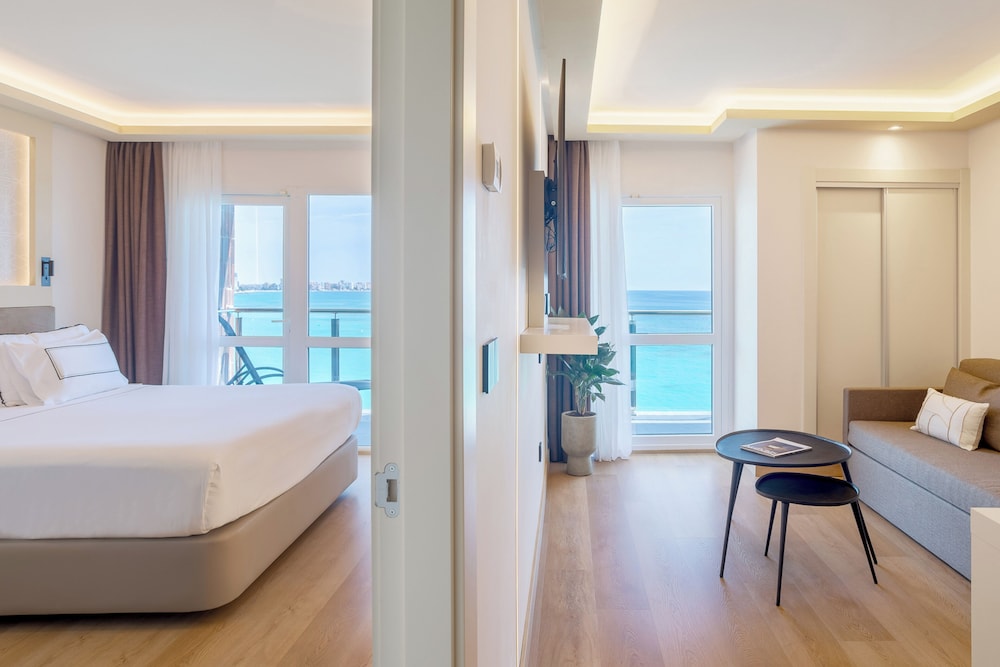 The Level Premium Junior Suite Sea View Adults Only - Photo 1