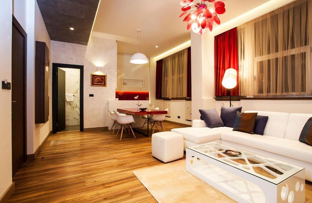 Royal Apartment, 1 Bedroom, Hot Tub - Photo 6
