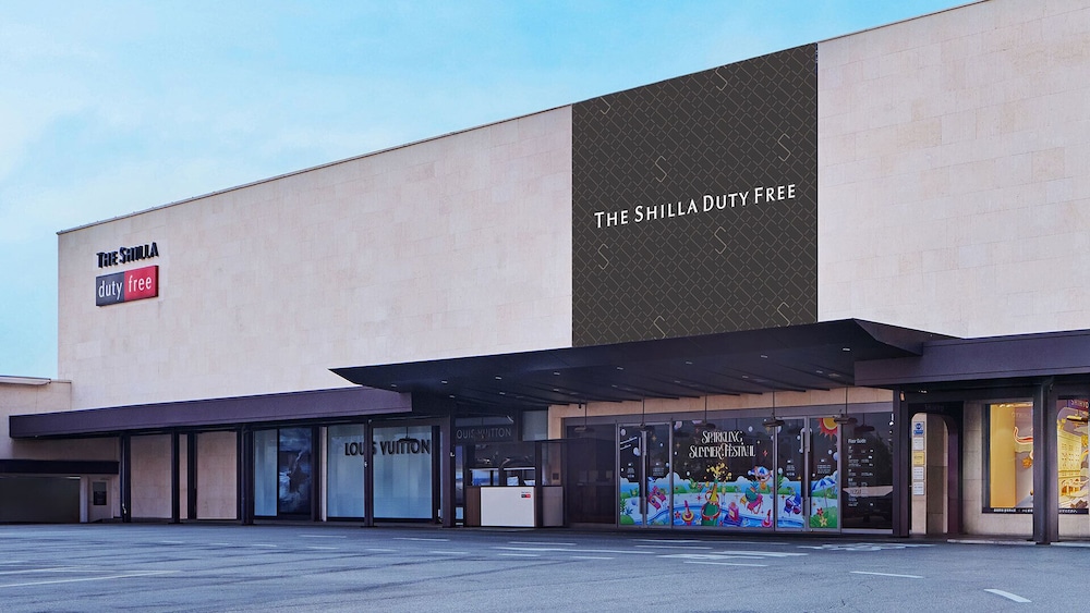 [English Duty Free Benefits] Premier Deluxe Double Ocean View + 2 Shilla Duty Free Vouchers (per bk)