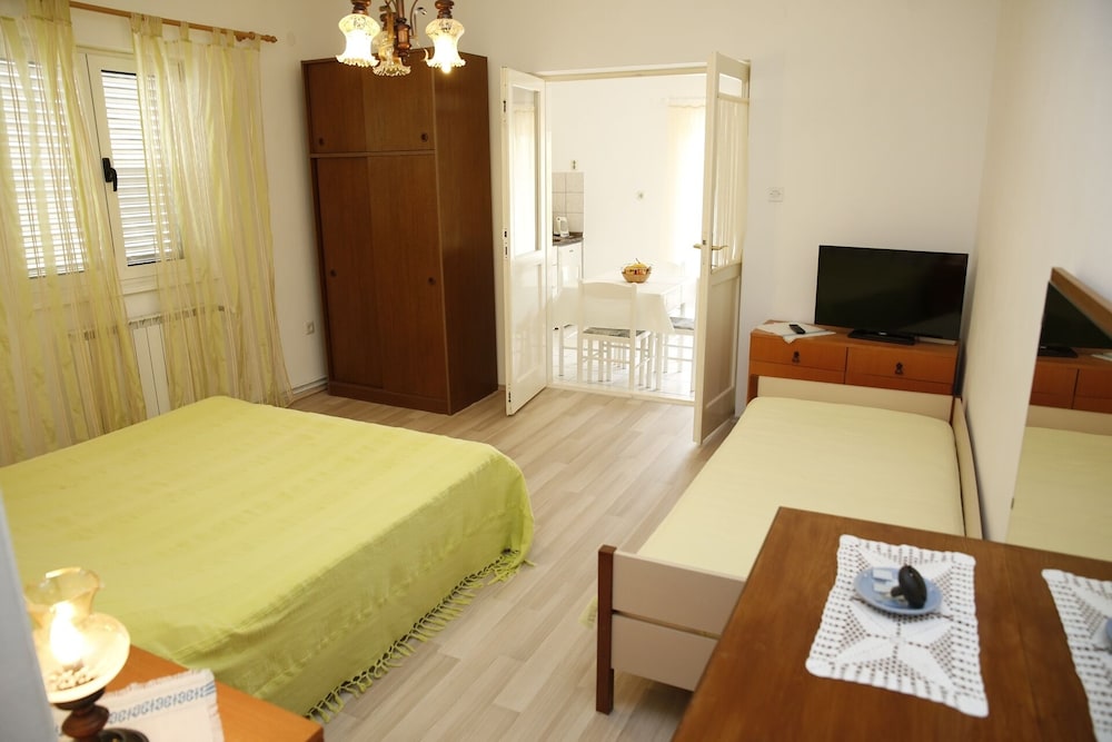 Apartment (Araz - parking and barbecue - A2(3))