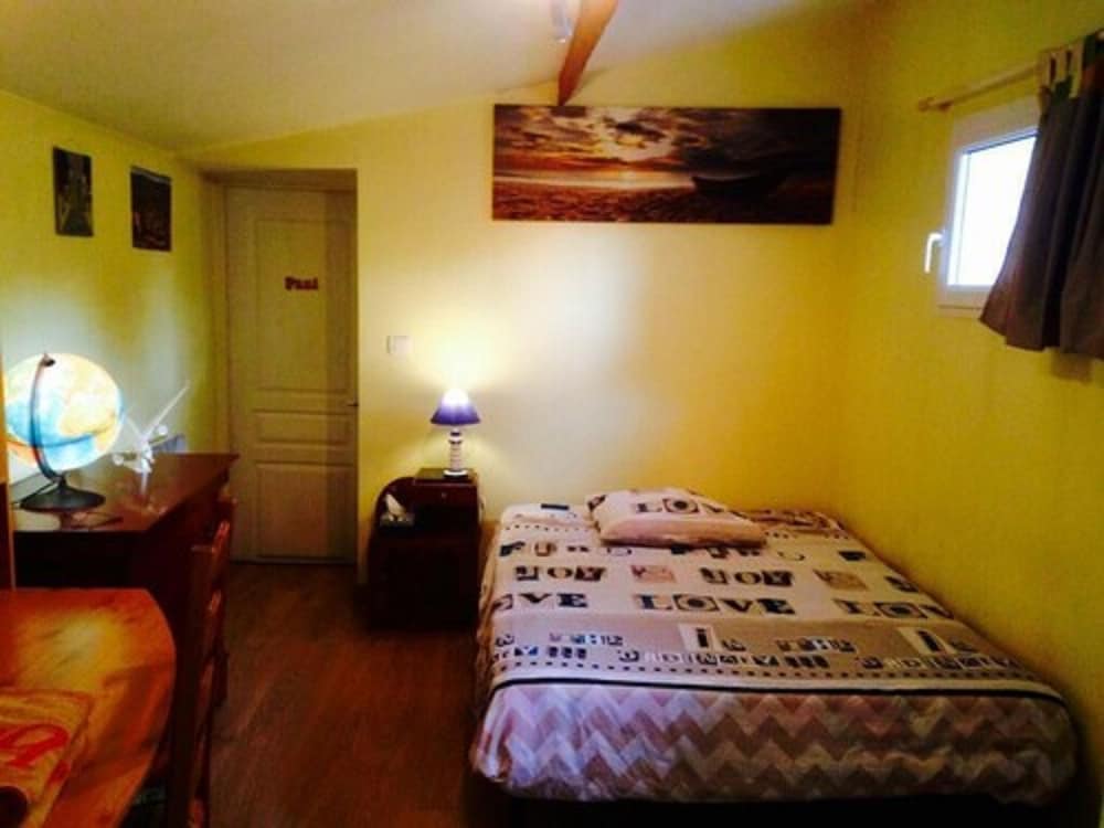 Double Room (2)