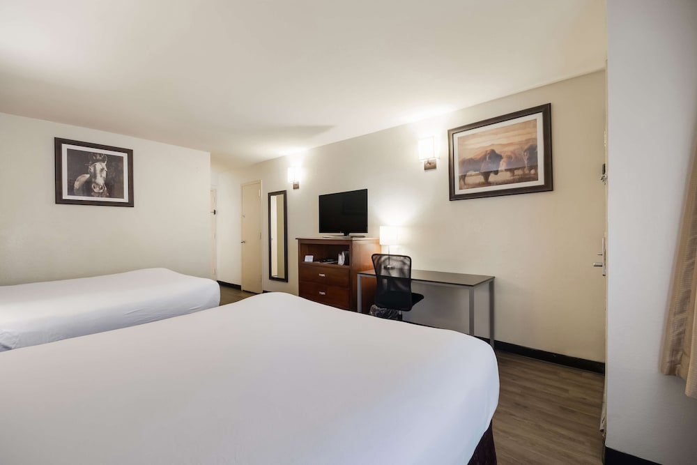 Suite, 2 Queen Beds, Non Smoking (Living Room;with Sofabed) photo 1