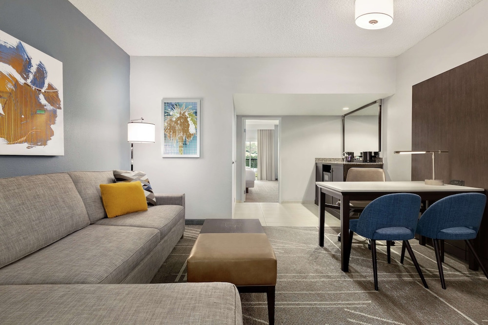 Room, 2 Queen Beds, Mountain View - Photo 3