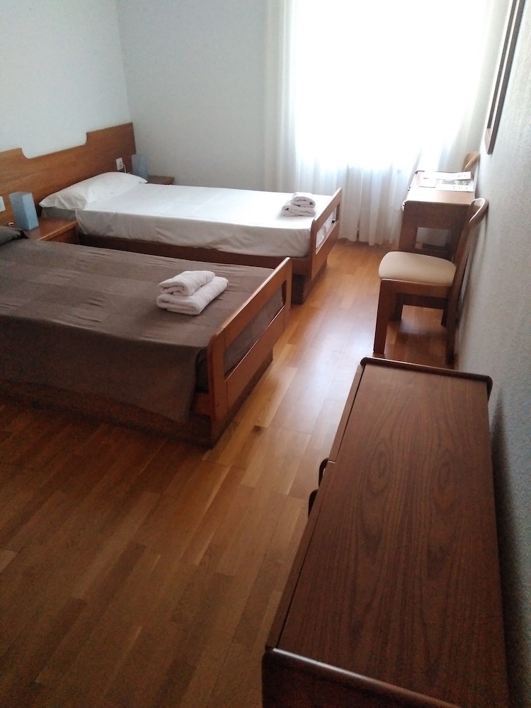 Traditional Twin Room, Garden View photo 3