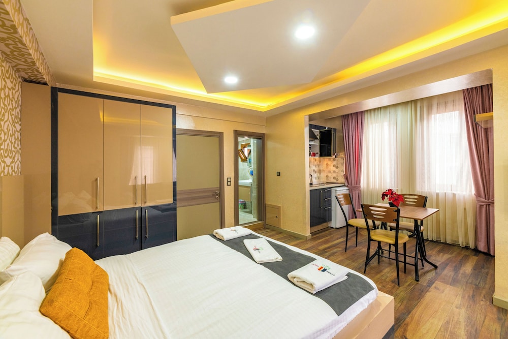 G) Deluxe Aile Suite photo 2