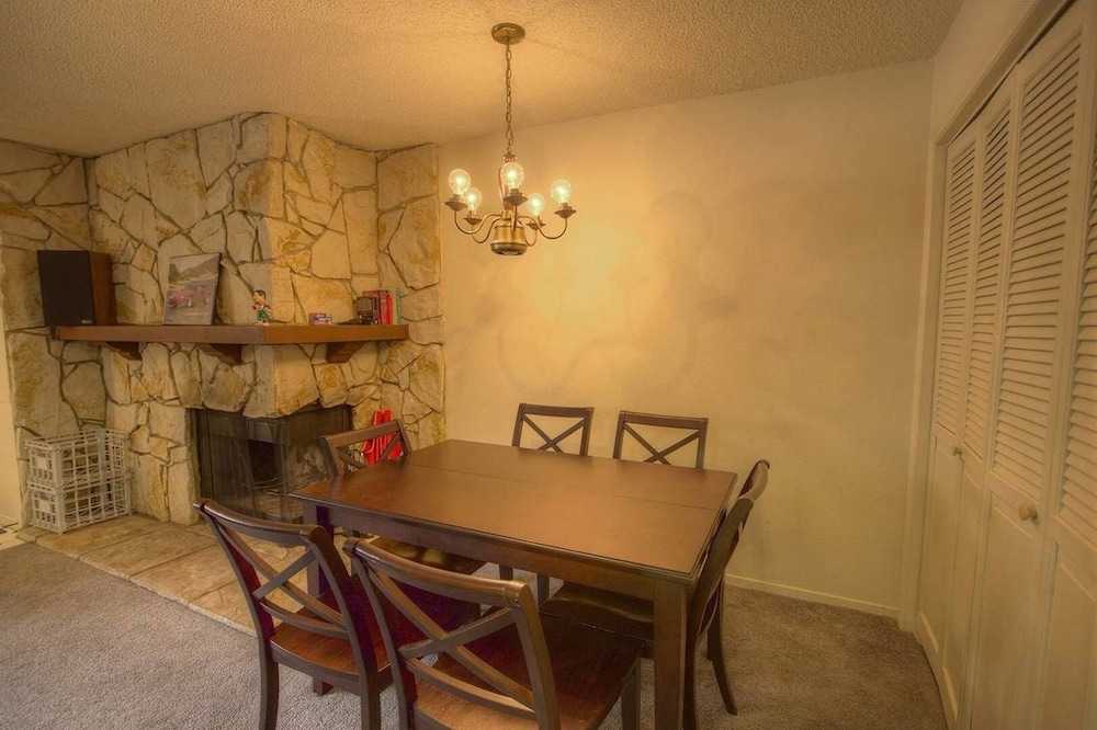 Condo, 2 Bedrooms photo 3