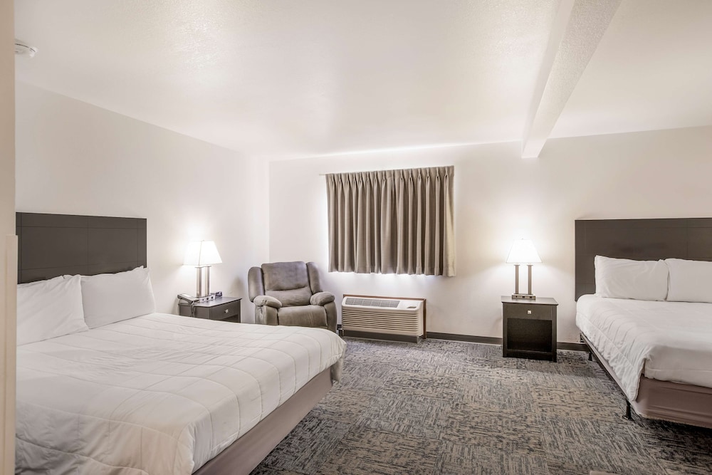 Suite, 2 Queen Beds, Accessible photo 2
