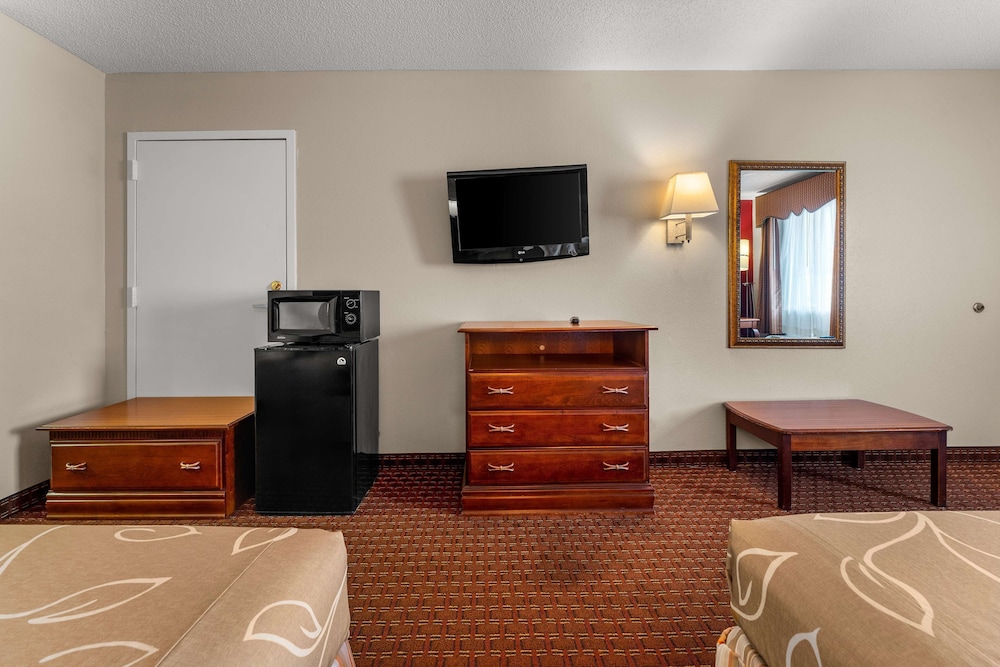 Room, 2 Queen Beds, Non Smoking