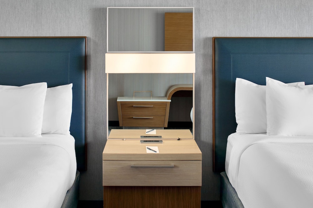 Room, 2 Queen Beds (Hearing Accessible) photo 3
