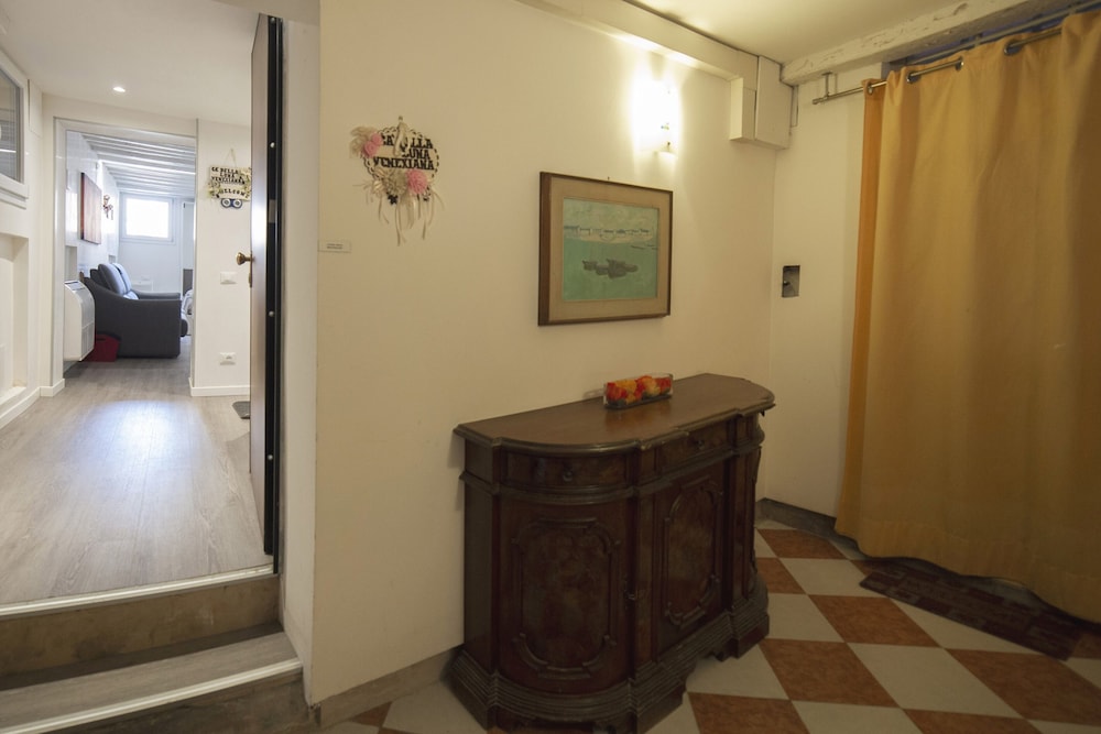 Basic Apartment photo 2