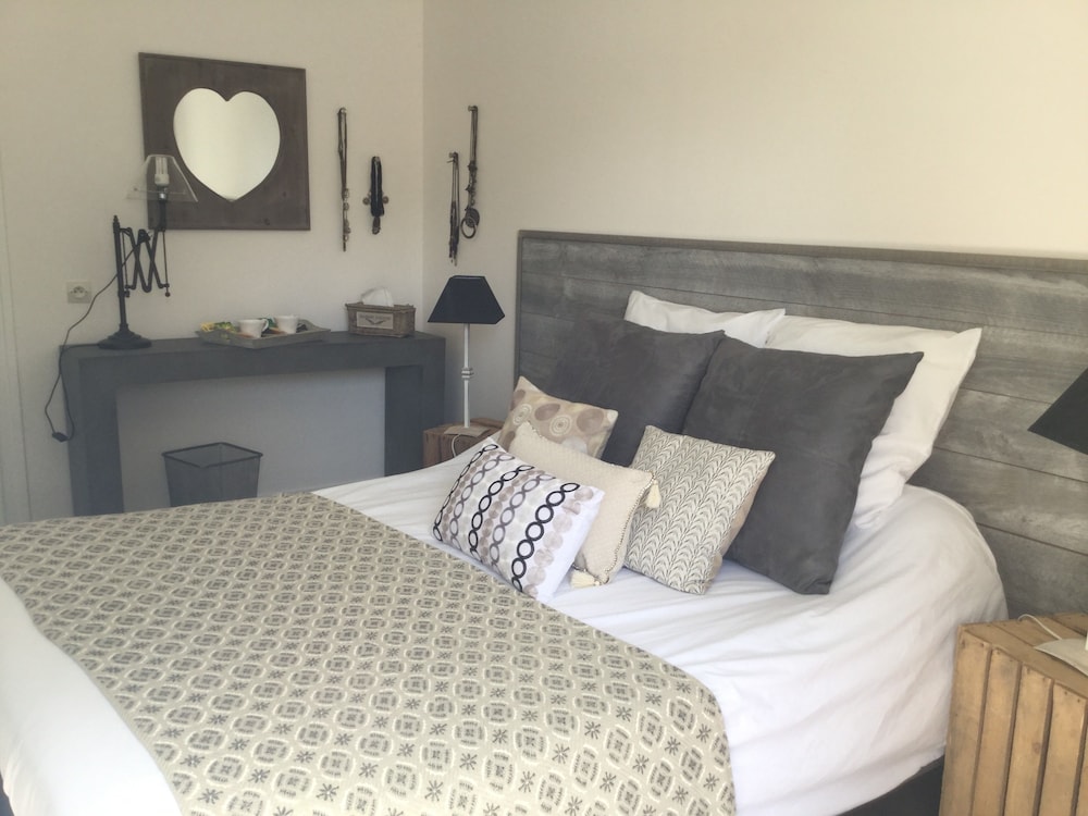 Double Room (1) photo 2