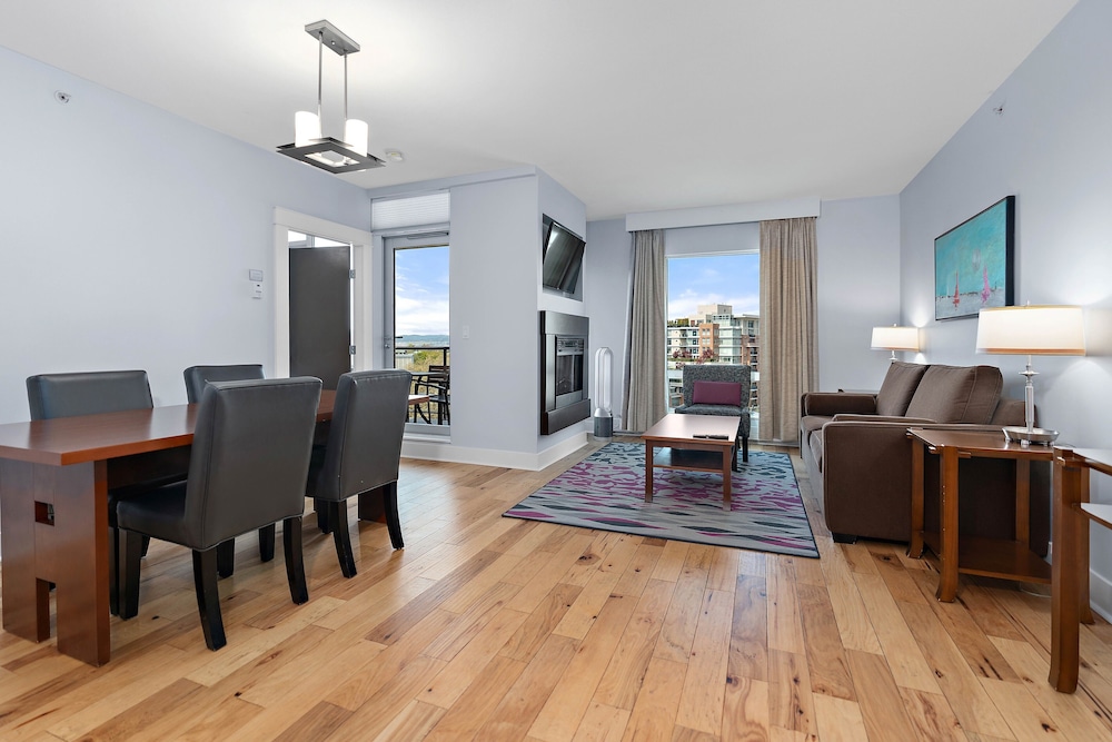 Suite, 1 Bedroom (Preferred View) photo 2