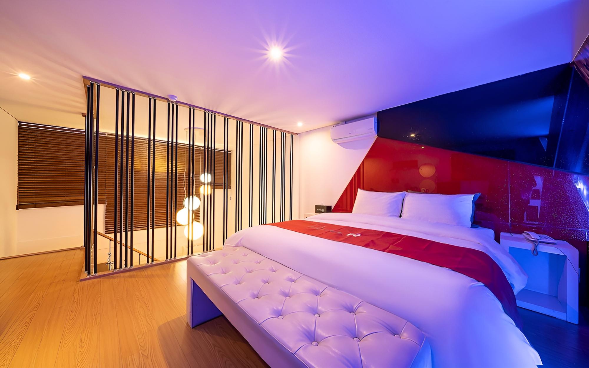 Room (VIP-Duplex) - Photo 17