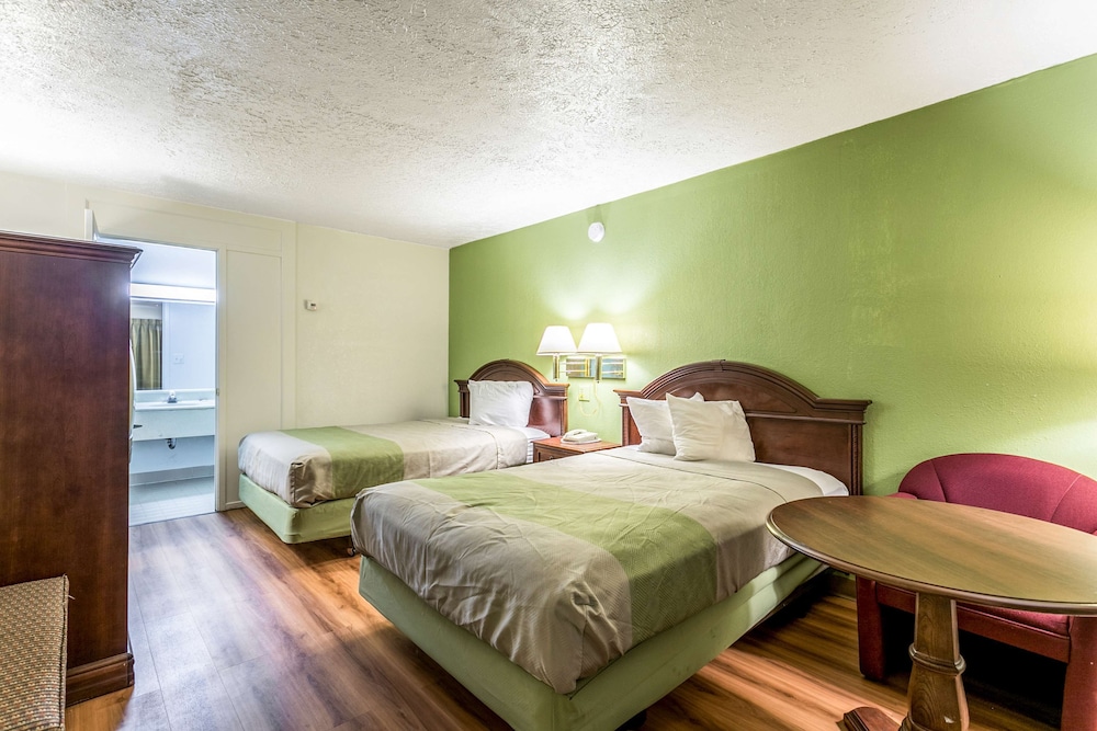 Room, 2 Double Beds, Non Smoking photo 1