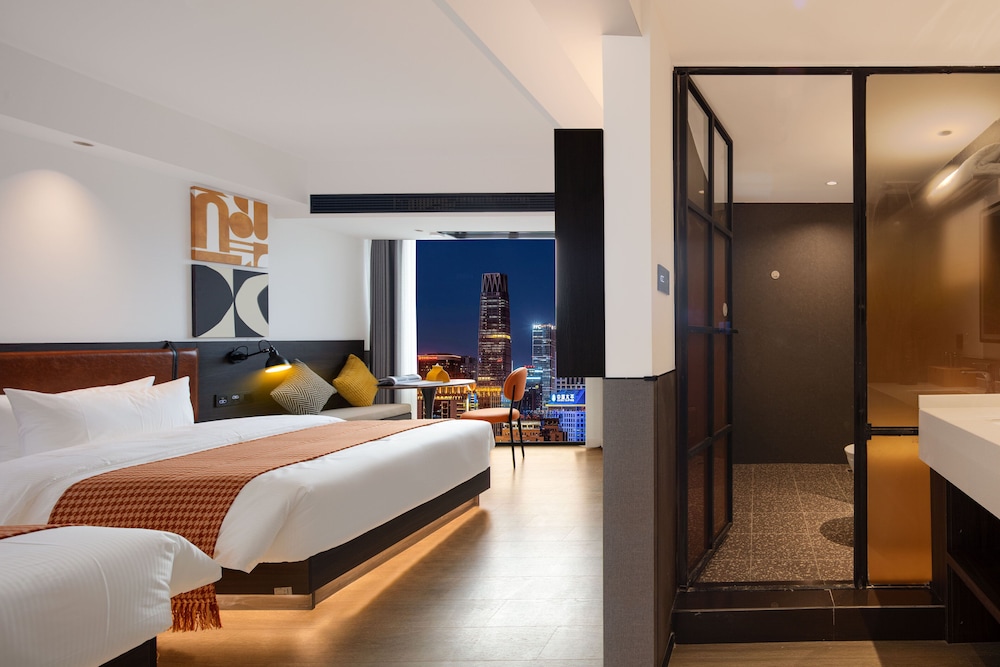 Basic Twin Room, City View photo 3
