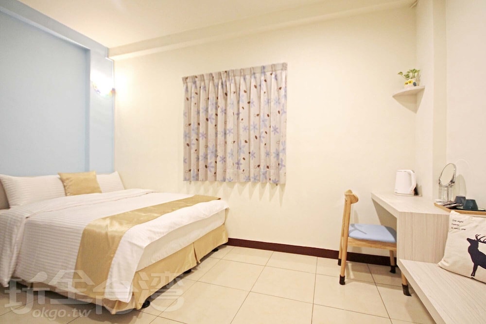 Double Room - Photo 9