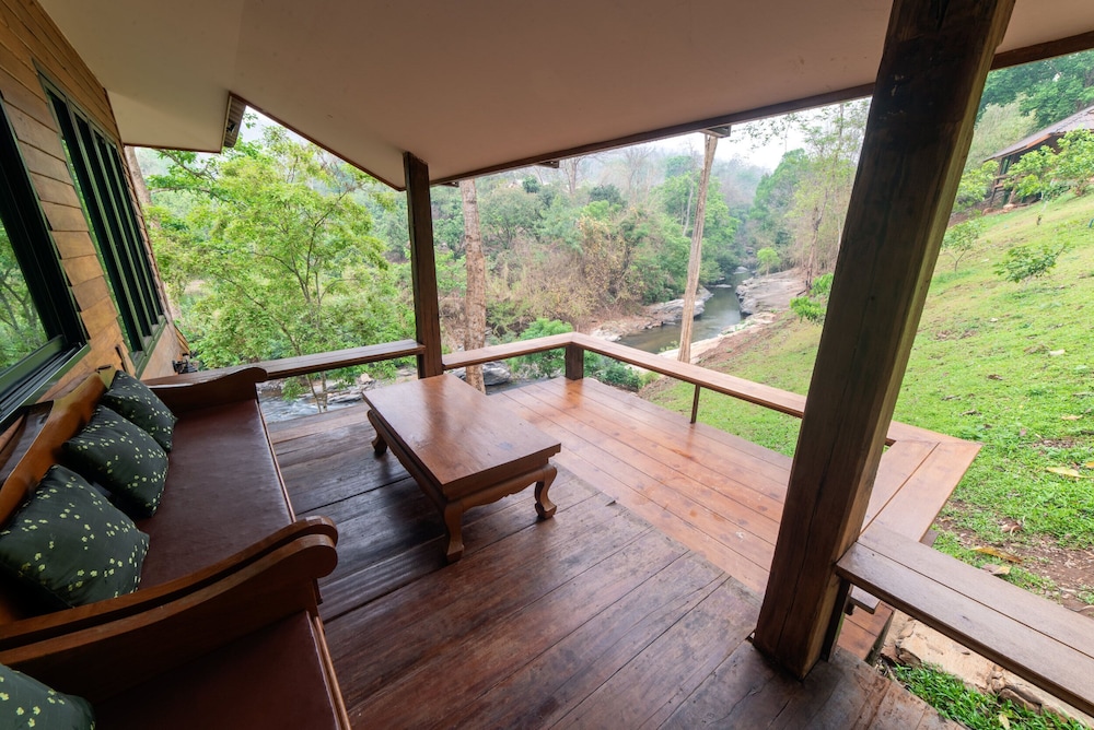 Family Room - Photo 2