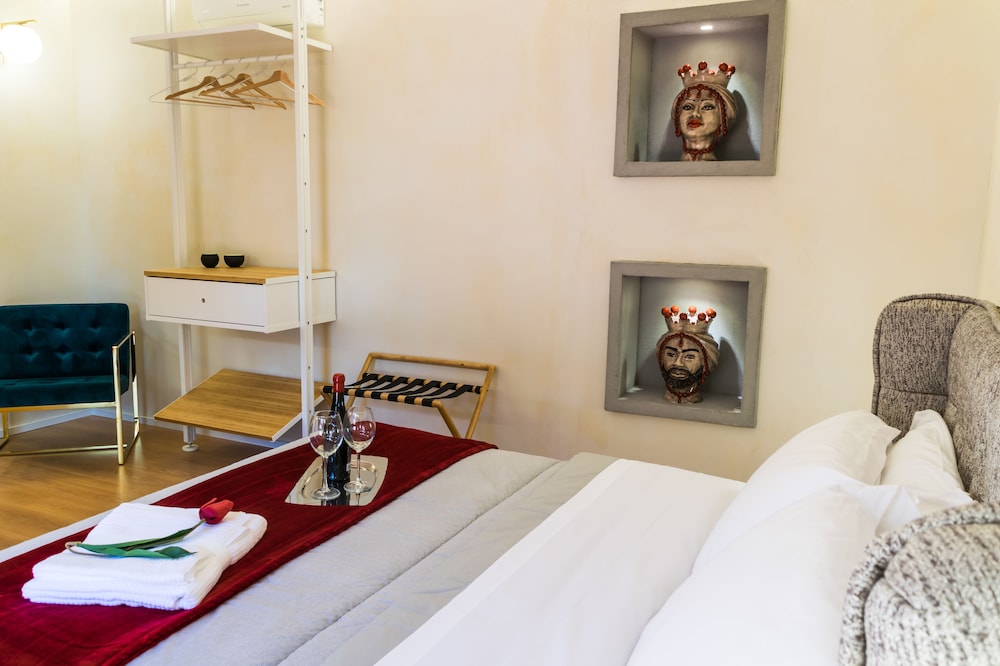 Deluxe Suite - Photo 8