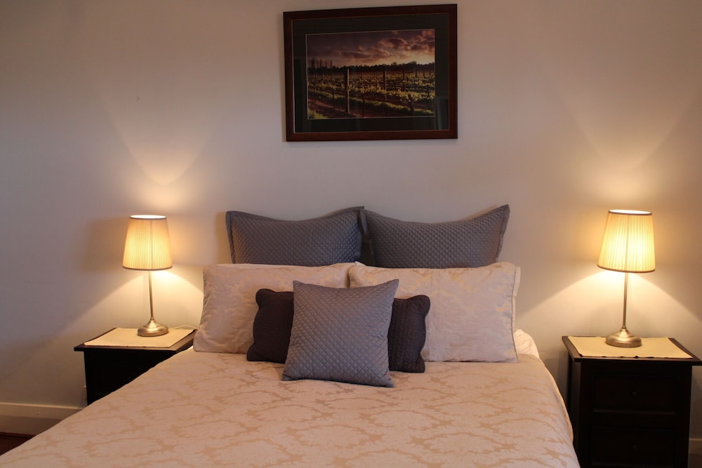 Upper Reach Spa Cottage photo 1